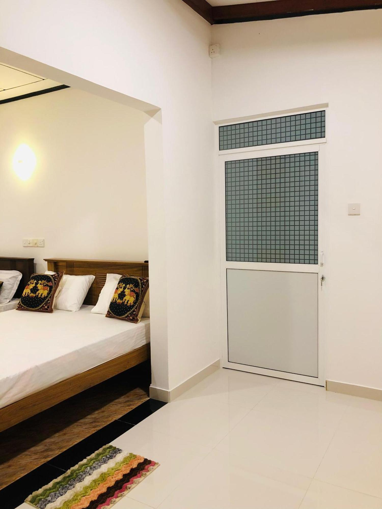Zoe Tour And Care Villa Weligama